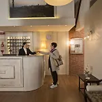 호텔 알마 도무스 *