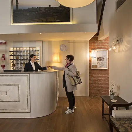 Hotel Alma Domus *